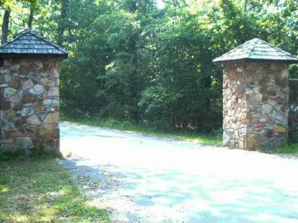 Versailles Dr #26, Bull Shoals, AR 72619