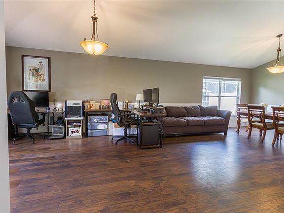 5th image of 311 Largovista Dr