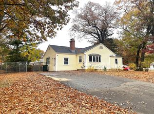 536 Elm St, Windsor Locks, CT 06096