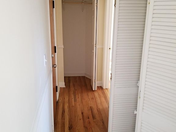 3rd image of 4602 N Monticello Ave #1