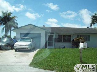 2908 Somerset Rd, Lake Worth, FL 33462