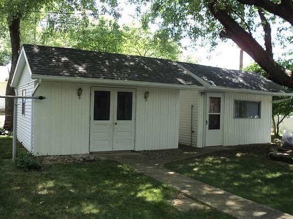 3rd image of 107 Knoll Ave