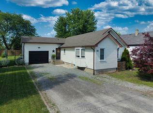 33 Bloomfield Ave, Saint Catharines, ON L2P 1X2