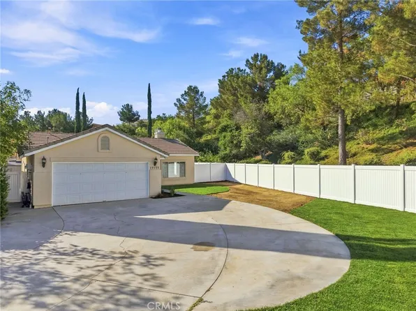 19735 Skyview Ct, Santa Clarita, CA 91351