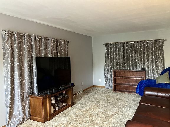 5th image of 102 Eastview Dr