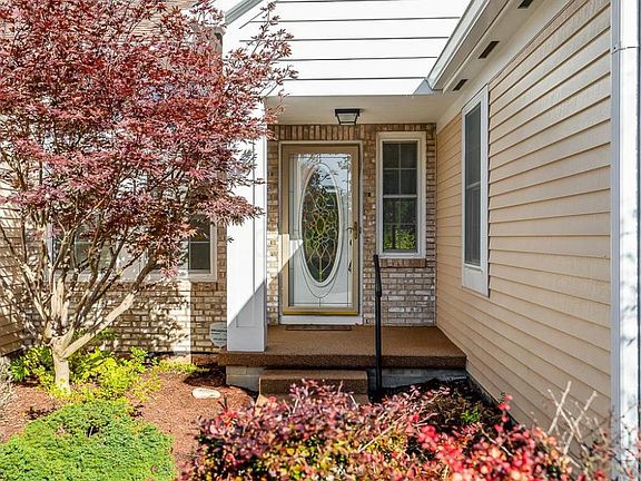 3rd image of 6270 Wismer Cir