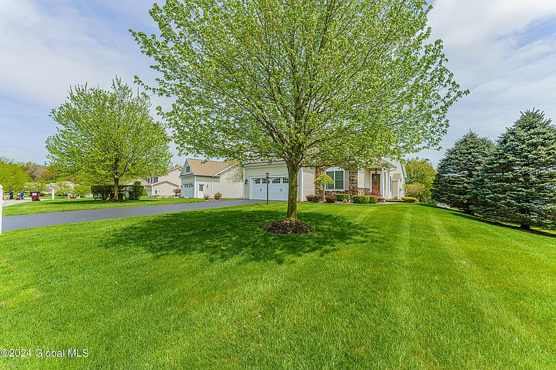 2nd image of 19 Brighton Drive