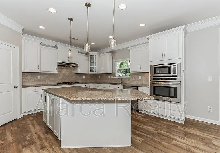 7419 Canova Ln — Photo 6