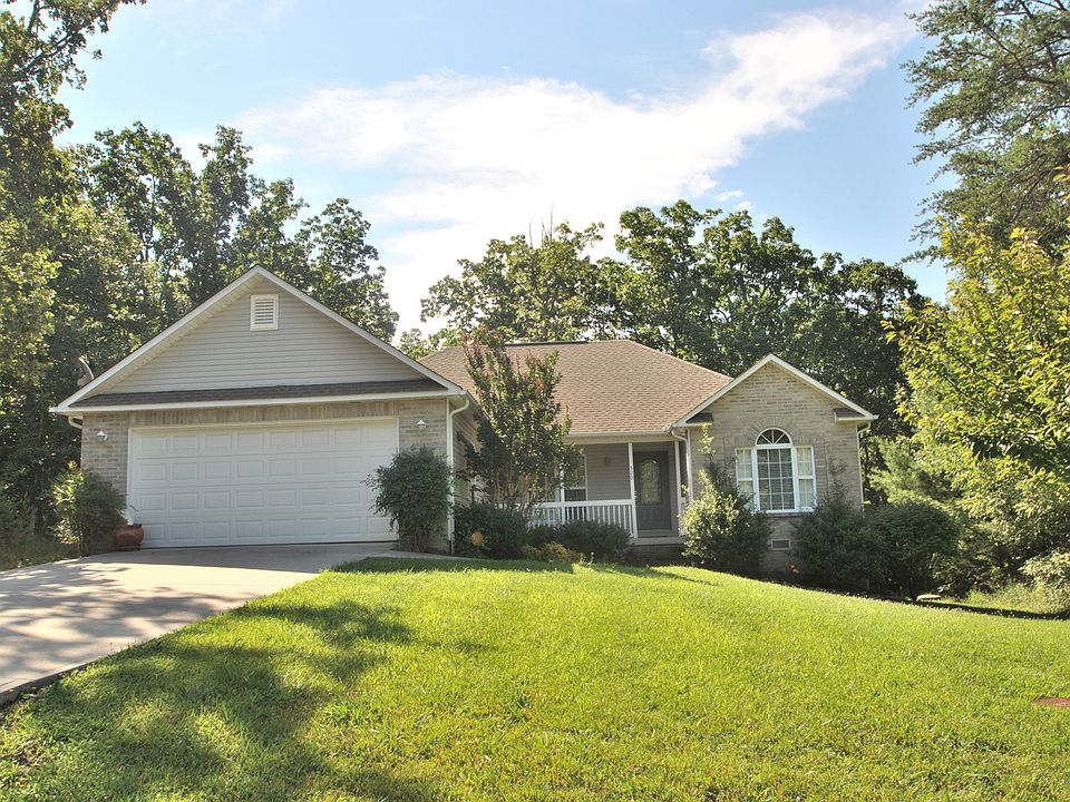 1st image of 520 Lakeview Dr