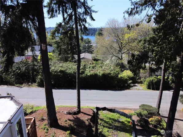 5818 W Mercer Way, Mercer Island, WA 98040