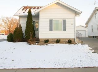 1120 Main St, Pella, IA 50219