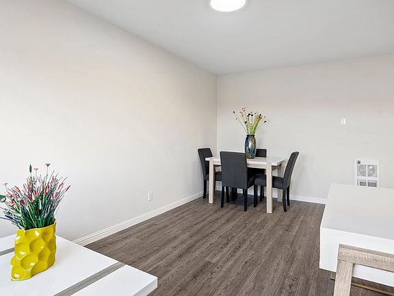 3rd image of 266 21st Ave #305