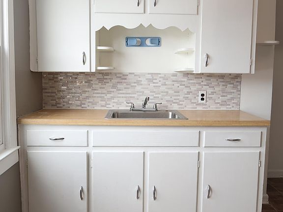 2nd image of 556 16th St Floor 3