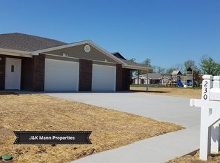 230 Rylee Cir UNIT B, Holts Summit, MO 65043