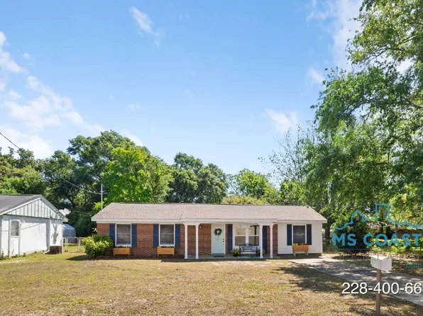 218 Dogwood Dr, Biloxi, MS 39531