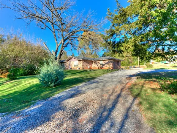 3411 Oak Creek Cir, Newcastle, OK 73065