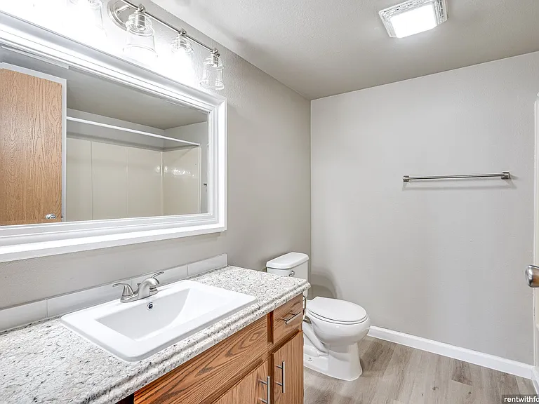 432 N Peters Ave — Photo 37