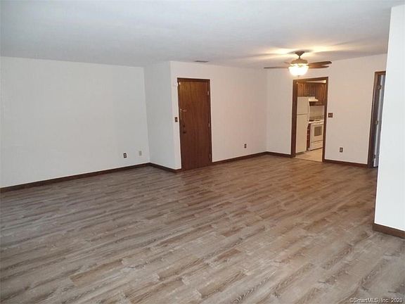 3rd image of 485 Glendale Ave Unit 6