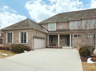 2270 Royal Ridge Dr, Northbrook, IL 60062