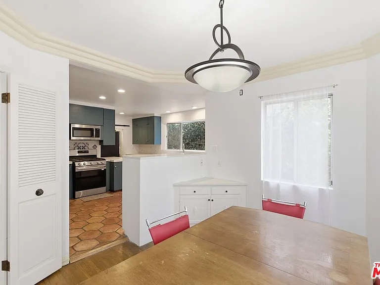 1530 Valley View Rd — Photo 15