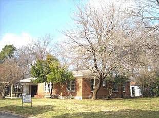 1st image of 349 Bedford Ct E