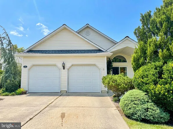 57 Summerhill Dr, Manahawkin, NJ 08050