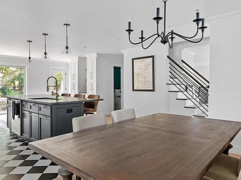870 Stars Rd — Photo 2