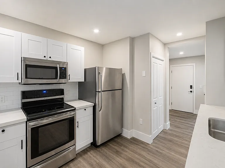 29 Gibson Ave — Photo 1