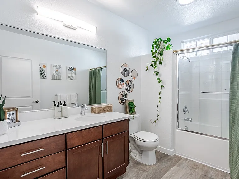 One Bedroom Bathroom