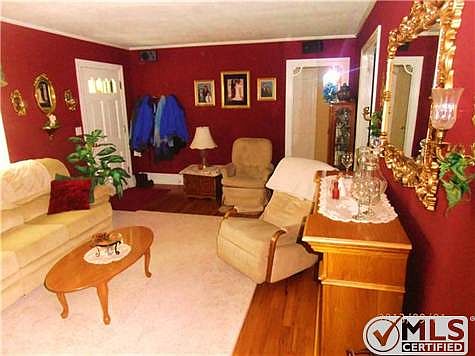 2nd image of 1108 Lindell Blvd