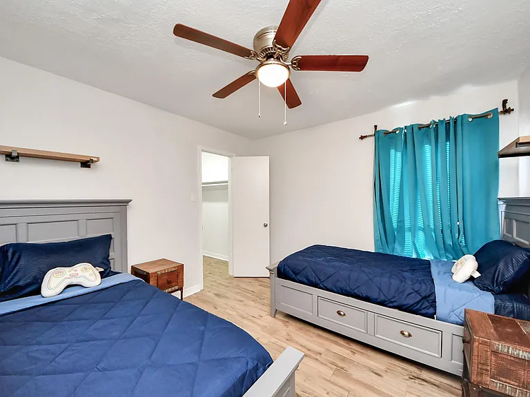 15715 Creekhaven Dr — Photo 12