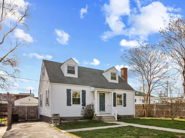4 Bishops Ln, Catonsville, MD 21228