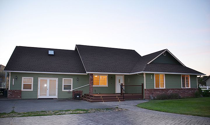 House front with Trex Deck