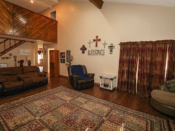 5th image of 209 E 27th St