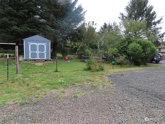 4th image of 1054 Pine Street