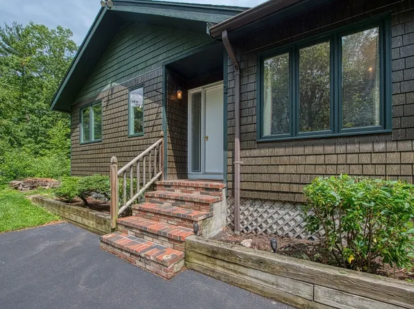 131 Wampum St, Wrentham, MA 02093