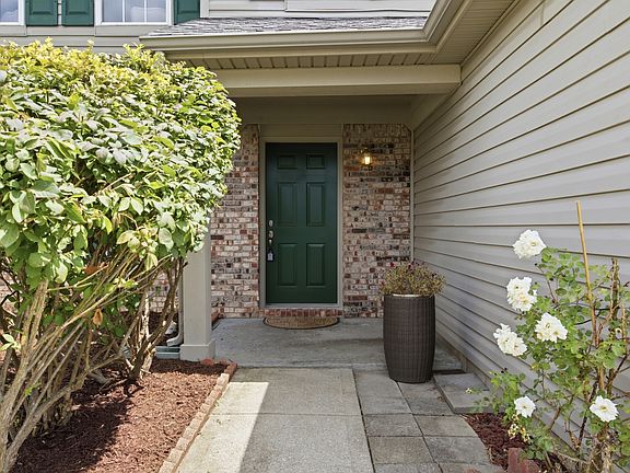 3rd image of 6659 Crestwell Ln