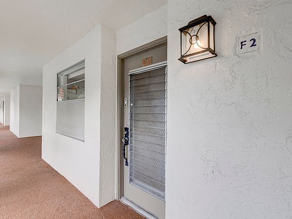 2nd image of 2703 Nassau Bnd APT F2