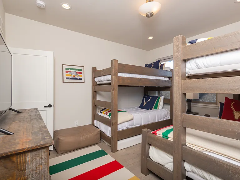 There is a an extra mattress under the single bed which serves as an occasional extra bed