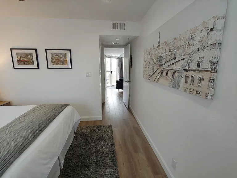 707 W 4th St #12 — Photo 10