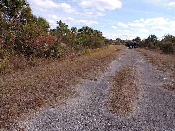 3rd image of Magellan St #6