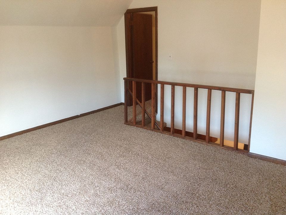 2nd image of 512 E Saginaw St