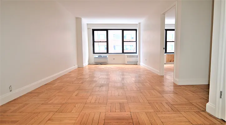 Rented by Manhattan Realty Group | media 7