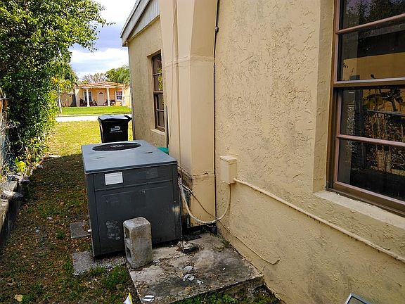 5th image of 1624 NE 182nd St