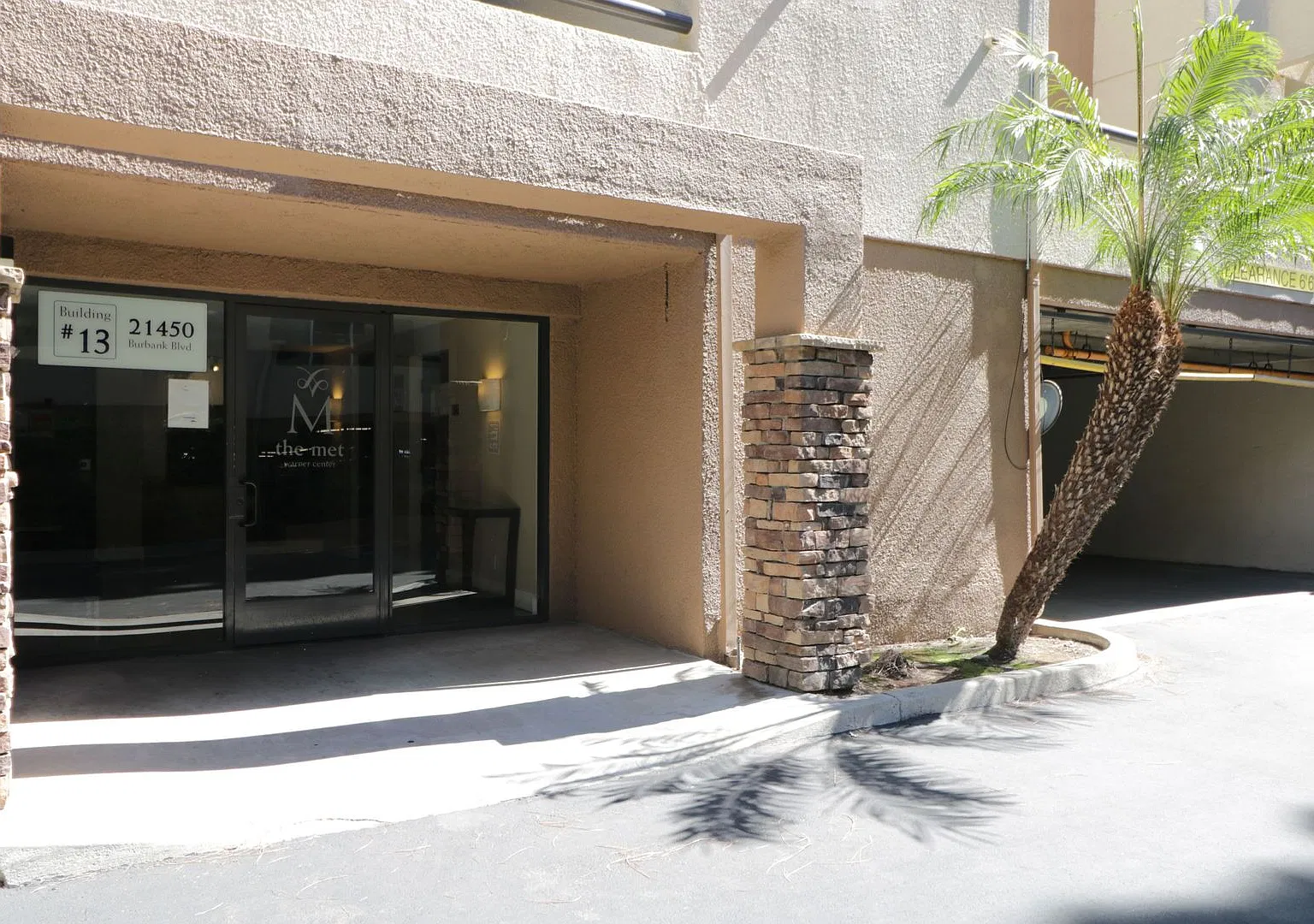 Remodeled 1/bedroom condo in Woodland Hills! — Photo 2