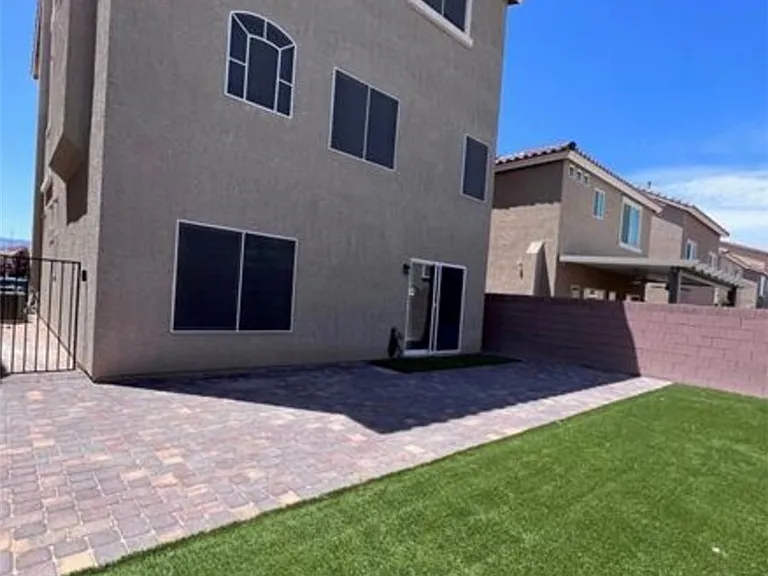 8288 Sorrel St — Photo 32