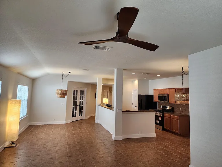 4519 Woodspring Glen Ln — Photo 4