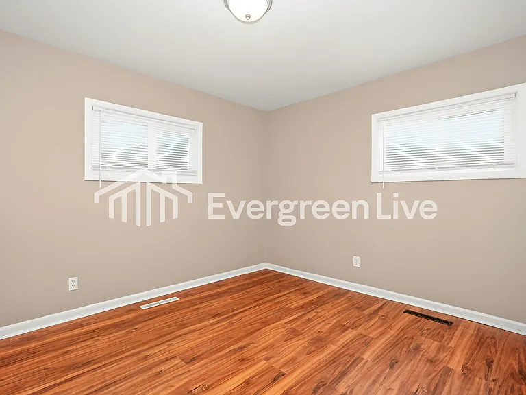 2417 Dawnlight Ave — Photo 13