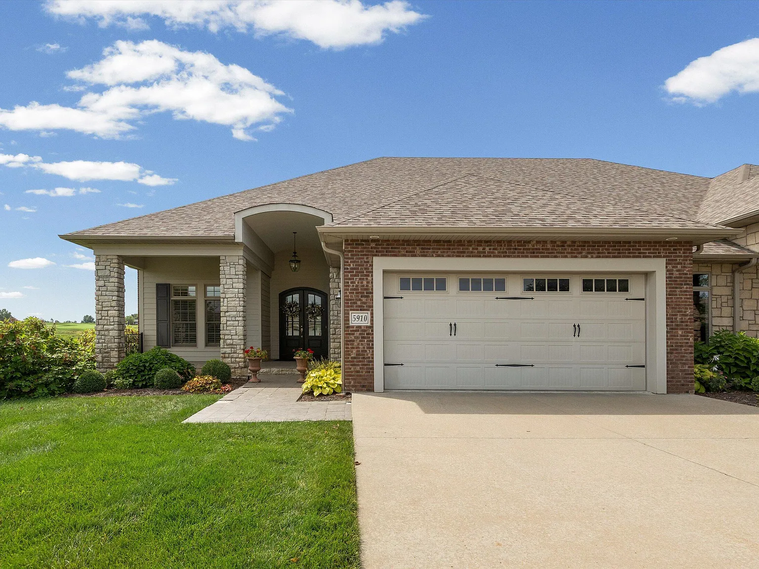3 bed, 5.0 bath, $3,750 — Photo 2