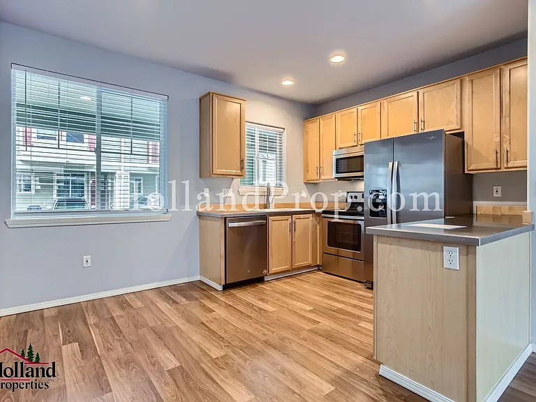8641 NE Trafalgar Ln — Photo 5